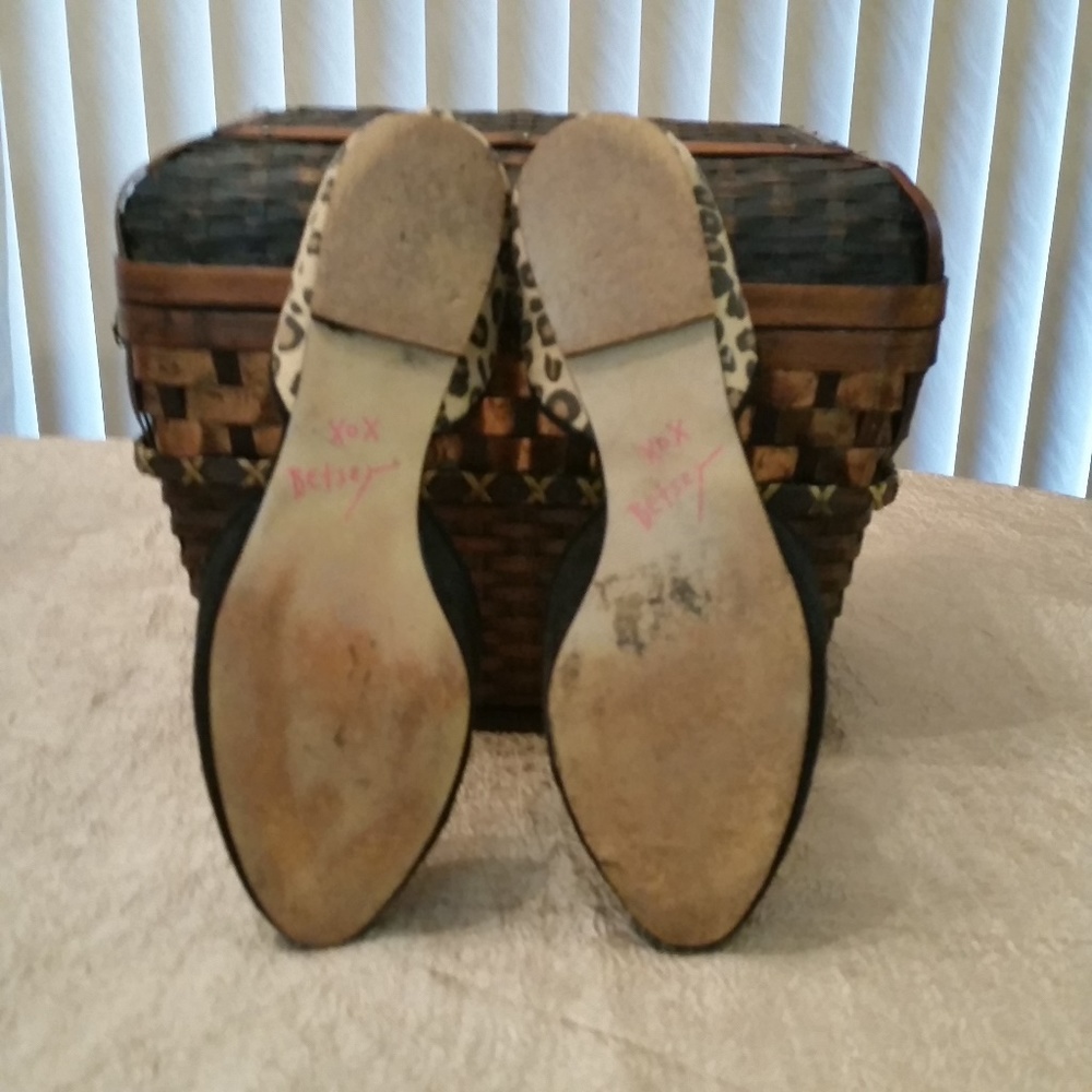 $$$ Betsey Johnson Suede Animal Print Shoes $$$ - Picture 7 of 7